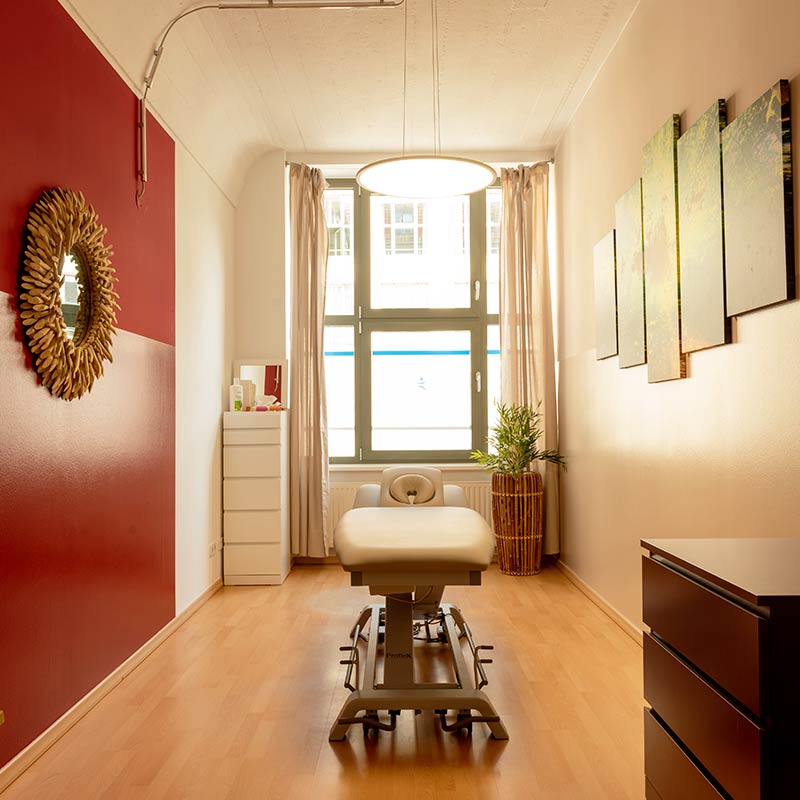 Haus_im_Glueck_Referenz_Praxen_Siegfriedshoefe_Behandlungsraum